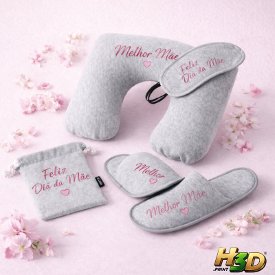 Conjunto de viagem cinzento para o Dia da Mãe com almofada, tapa olhos, saco e chinelos