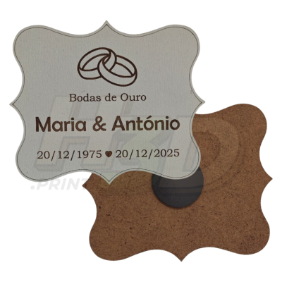 Placa de madeira decorativa Bodas de Ouro com texto comemorativo