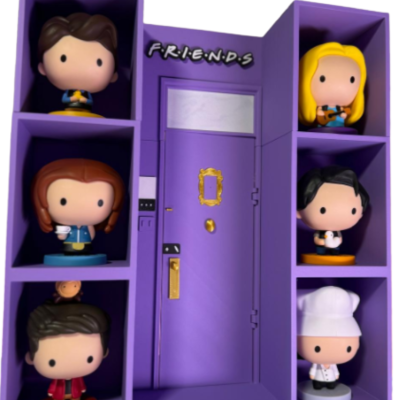 Caixa de figuras colecionáveis Friends com porta roxa e seis personagens em nichos