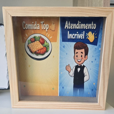 Quadro de madeira com ilustrações de comida e atendimento