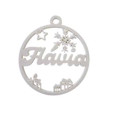 Enfeite natalício redondo branco com a palavra Flávia