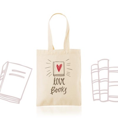 Saco de tecido bege com desenho de livro, coração vermelho e texto love Books