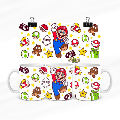 Caneca branca com estampado colorido de Super Mario e elementos do jogo