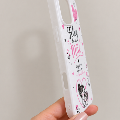 Capa de smartphone branca com design de dia da mãe e ilustração de mãe e filho.