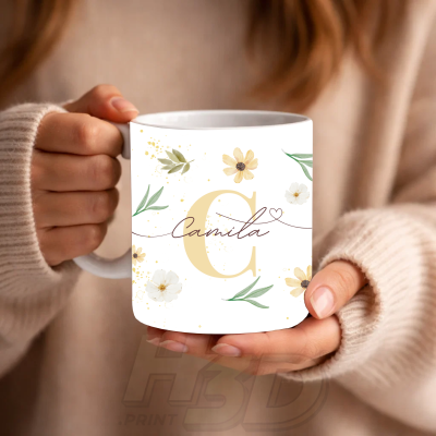Caneca branca com flores e palavra Camilia
