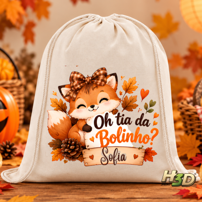 Mochila de cordão bege com raposa e texto personalizado.