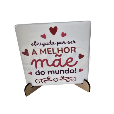 Placa de cerâmica branca com texto e corações decorativos vermelhos