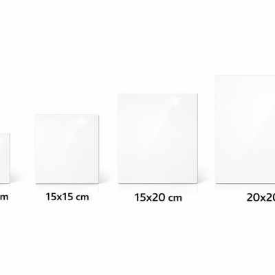 Quatro telas de pintura brancas quadradas de vários tamanhos com dimensões indicadas.