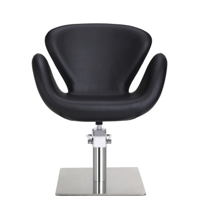 Cadeira preta moderna com base quadrada metálica