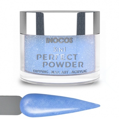 Pote com pó azul cintilante para unhas e amostra aplicada