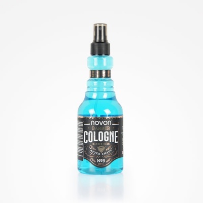 Frasco azul com colónia após barba Novon e pulverizador preto