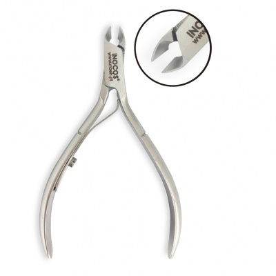 Alicate cortador de cutículas prateado com marca INGCO