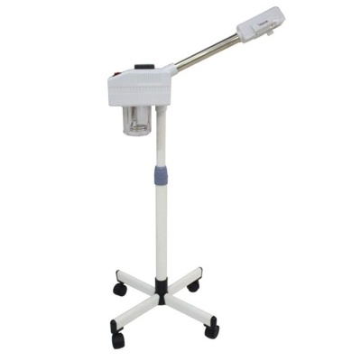 Máquina vaporizadora facial branca com estrutura metálica