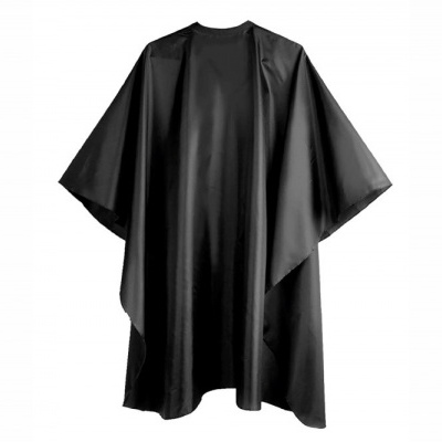 Capa preta para corte de cabelo com design amplo e tecido liso