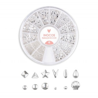 Conjunto de decoração para unhas em roda plástica com peças metálicas prateadas variadas