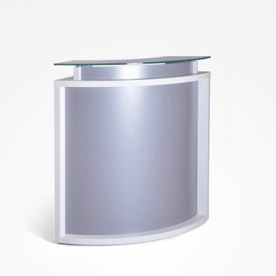 Balcão moderno de receção curvo com estrutura em metal e tampo de vidro