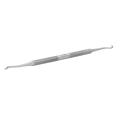 Instrumento odontológico metálico com duas pontas curvas em fundo branco