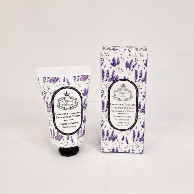 Creme de mãos Essência Portuguesa com embalagem branca e flores de lavanda roxas