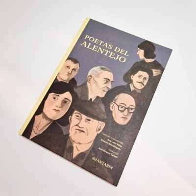 Livro Poetas del Alentejo com capa ilustrada e texto em amarelo e branco