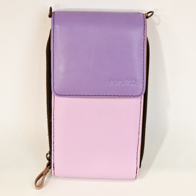 Carteira pequena bicolor lilás e rosa claro com fecho de correr castanho