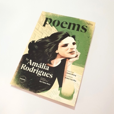 Livro 'poems' by Amália Rodrigues com capa ilustrada de mulher cabelo negro