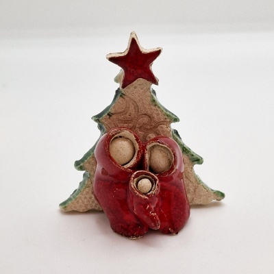Estatueta cerâmica árvore de Natal com figuras abstratas vermelhas
