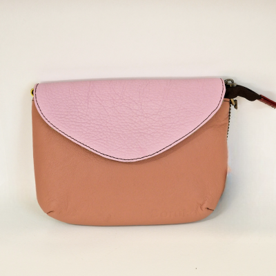 Carteira pequena rosa e bege com fecho de correr