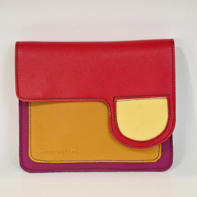 carteira pequena em pele multicolorida com nome Soruka