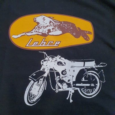 Camisola preta com estampa de coelho e mota vintage