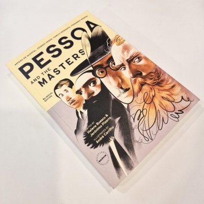 Livro 'PESSOA AND THE MASTERS' com capa ilustrada de quatro homens em fundo claro