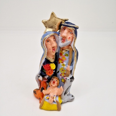 Presépio colorido em cerâmica com Maria, José e o Menino Jesus