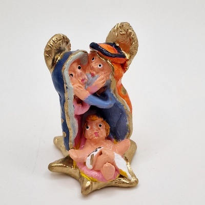 Miniatura de figura de presépio colorida e dourada em cerâmica