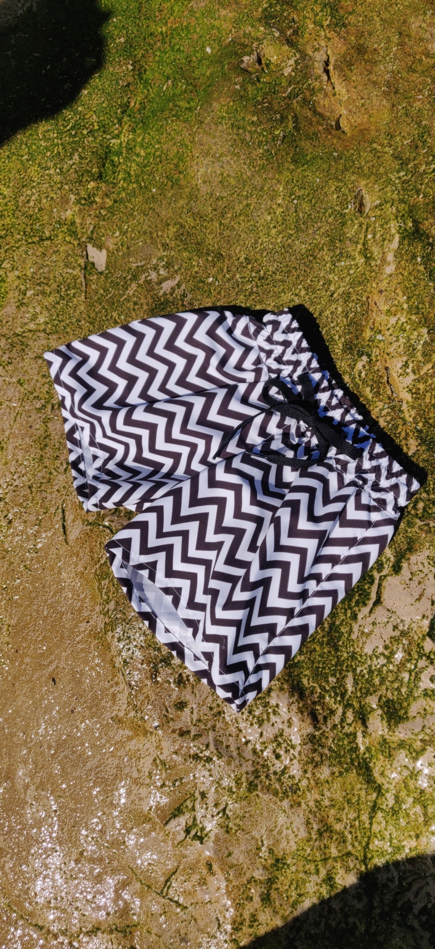 Calção De Banho Black&White I Calções de banho preto e branco com padrão de zig zag