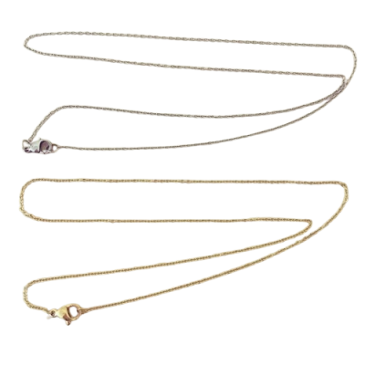 Dois colares finos, um prateado e outro dourado com fechos de lagosta