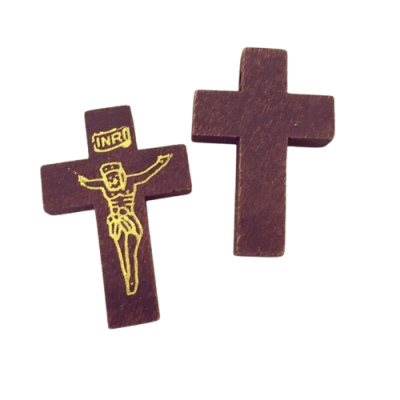 Dois crucifixos de madeira, um com Jesus e inscrição INRI, outro liso