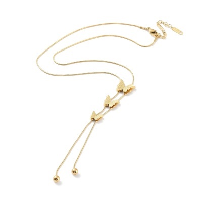 Colar dourado com borboletas e bolas nas extremidades