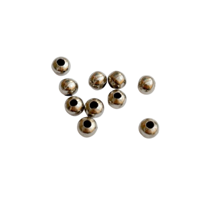 Conjunto de contas metálicas esféricas prateadas com buracos centrais