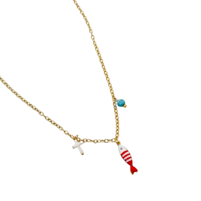 Colar dourado com cruz branca, conta azul e peixe vermelho e branco