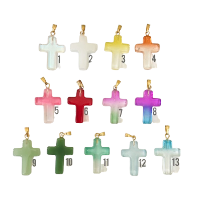 Crucifixos coloridos translúcidos com argolas douradas numerados de 1 a 13