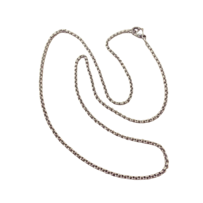 Colar metálico prateado tipo corrente com fecho lagosta