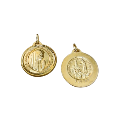 Dois medalhões dourados redondos com imagens religiosas e texto