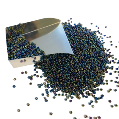 Contas redondas multicoloridas com pá de metal prateado