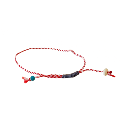 Pulseira de fio torcido vermelho e branco com contas e fecho de botão