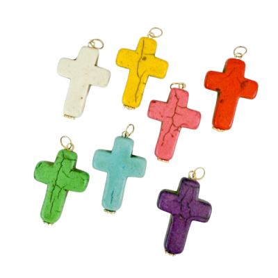 Conjunto de crucifixos coloridos com argolas douradas