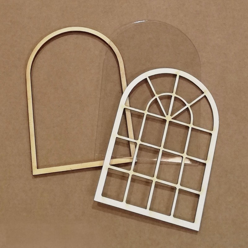 Duas molduras em forma de janela, uma de madeira clara e outra branca com padrão de grelha.