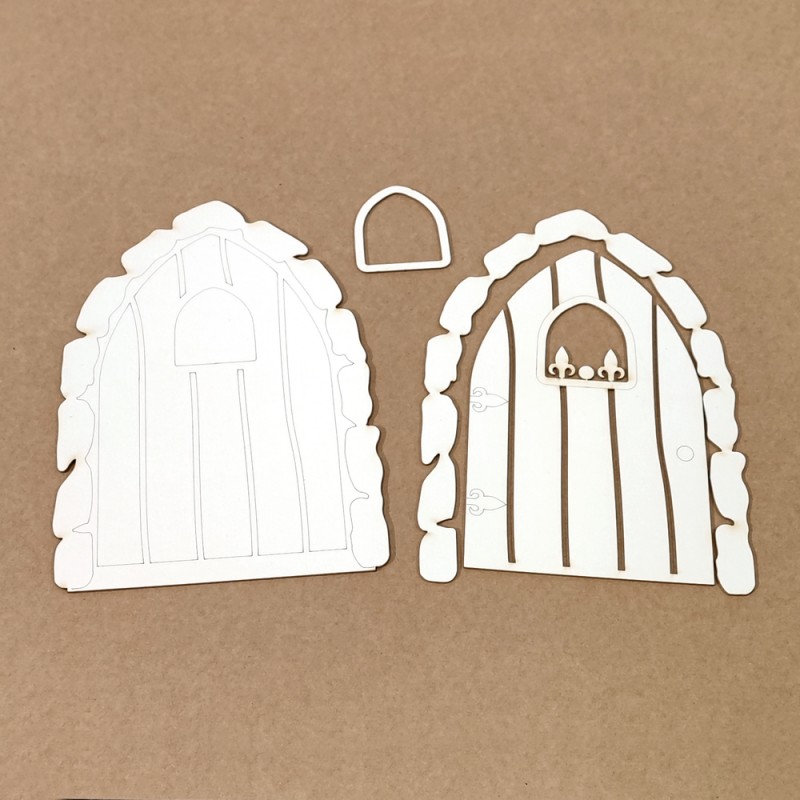 Portas pequenas decorativas em madeira branca com arco pequeno