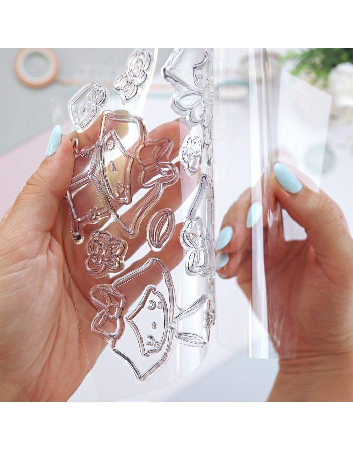 Folha transparente com selos de silicone em relevo com formas variadas