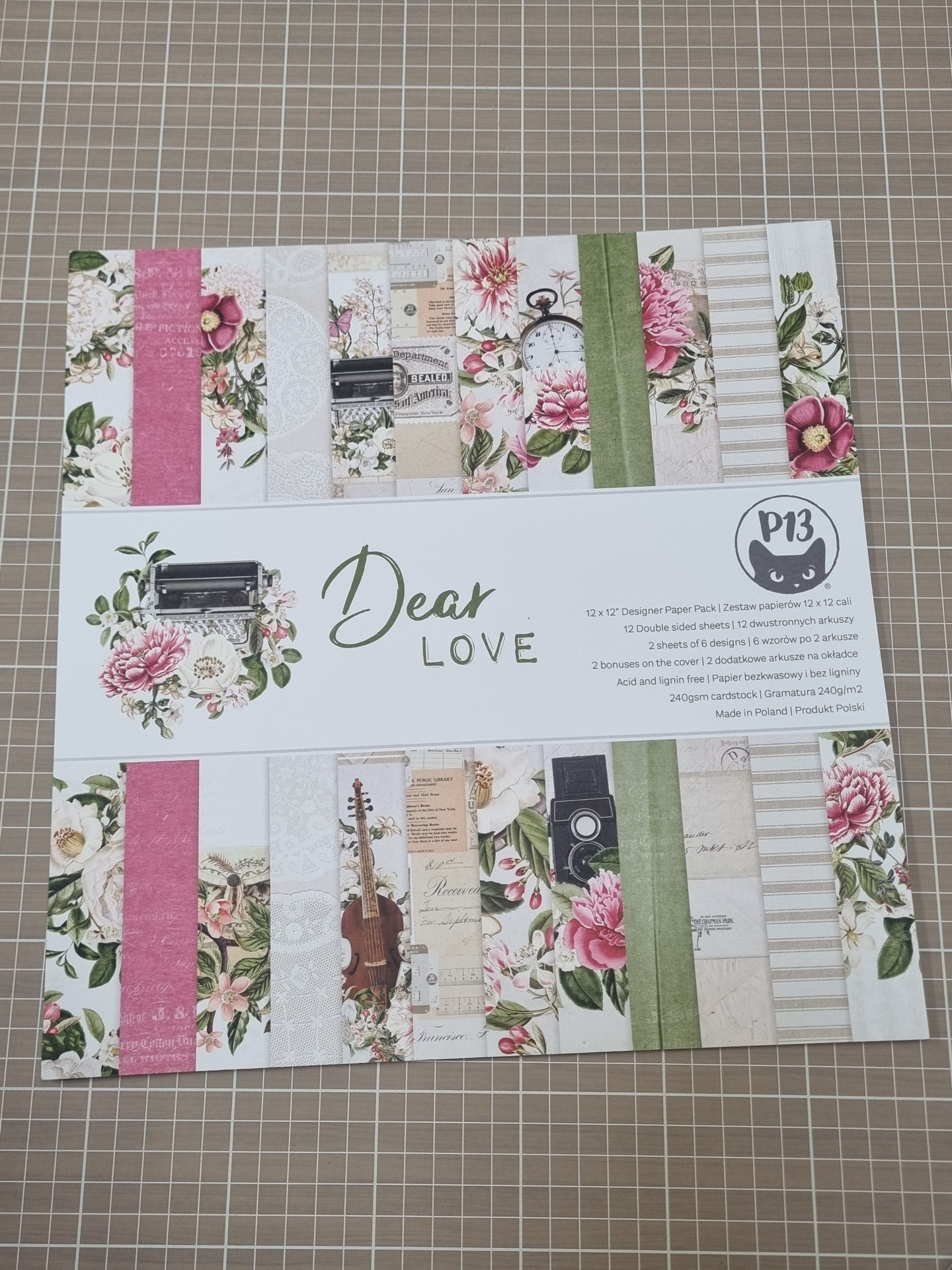 Pack de papel decorativo com flores e imagens vintage