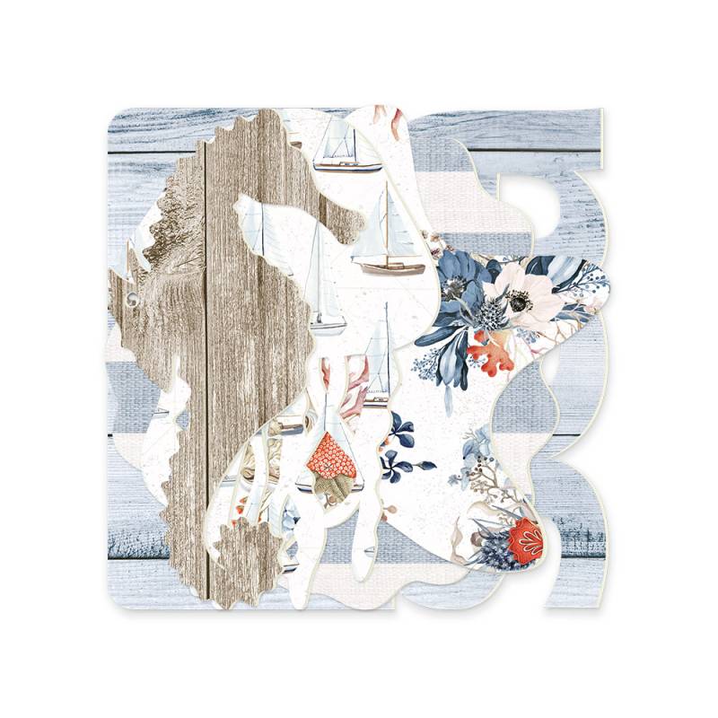 Objeto decorativo em madeira com recortes de cavalo-marinho e padrões florais e náuticos