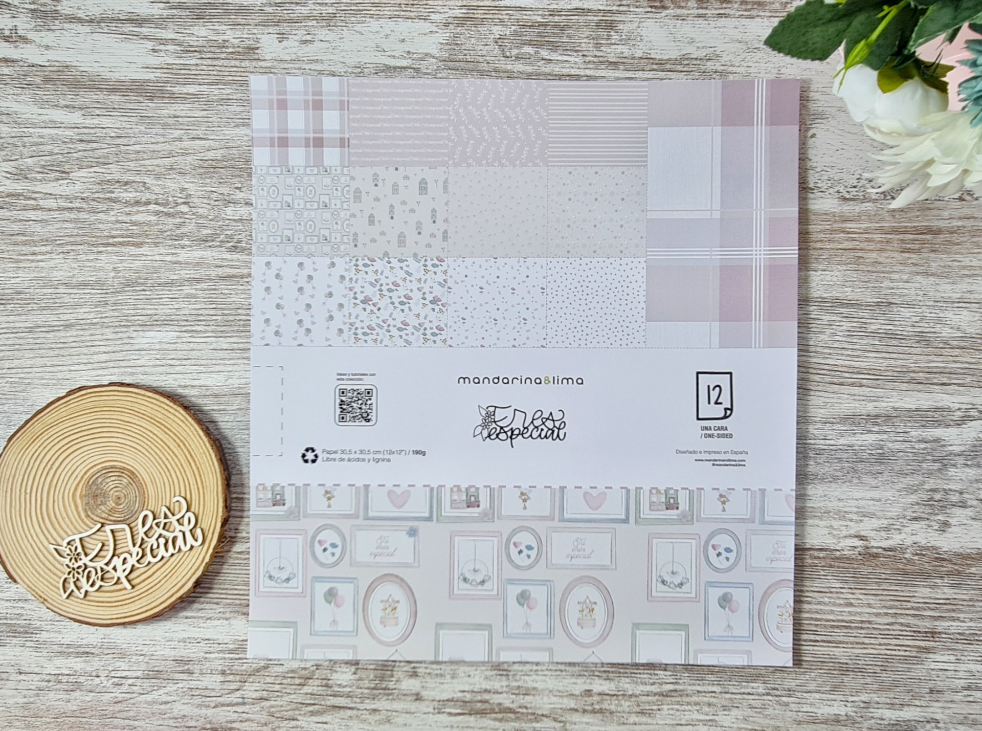 Folhas de papel decorativo com padrões pastel para artesanato